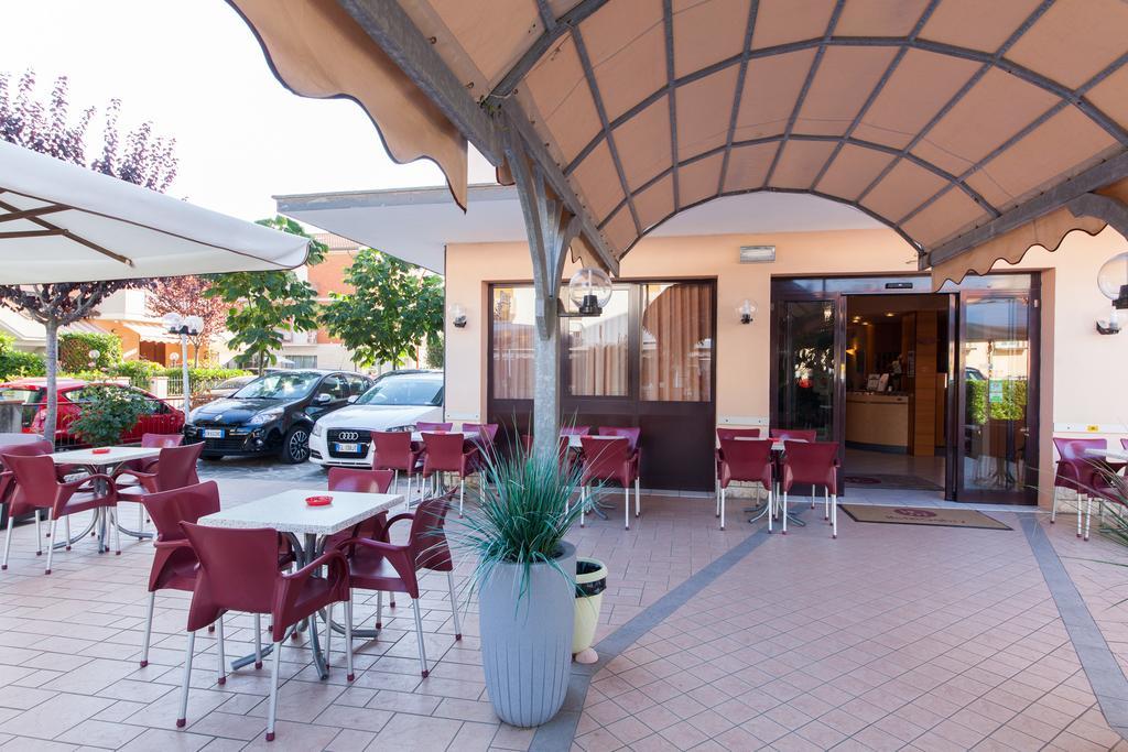 Hotel Gabry Cervia Exterior foto